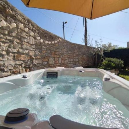Apartment With Whirlpool And Bbq Near Porec Бадерна Экстерьер фото